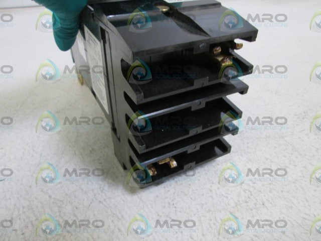 SQUARE D CIRCUIT BREAKER FH26030AC *NEW NO BOX*