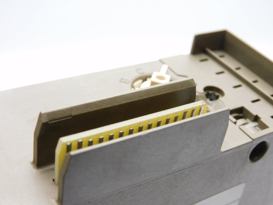 SIEMENS 6ES5482-8MA13 (NO TERMINAL) UNMP
