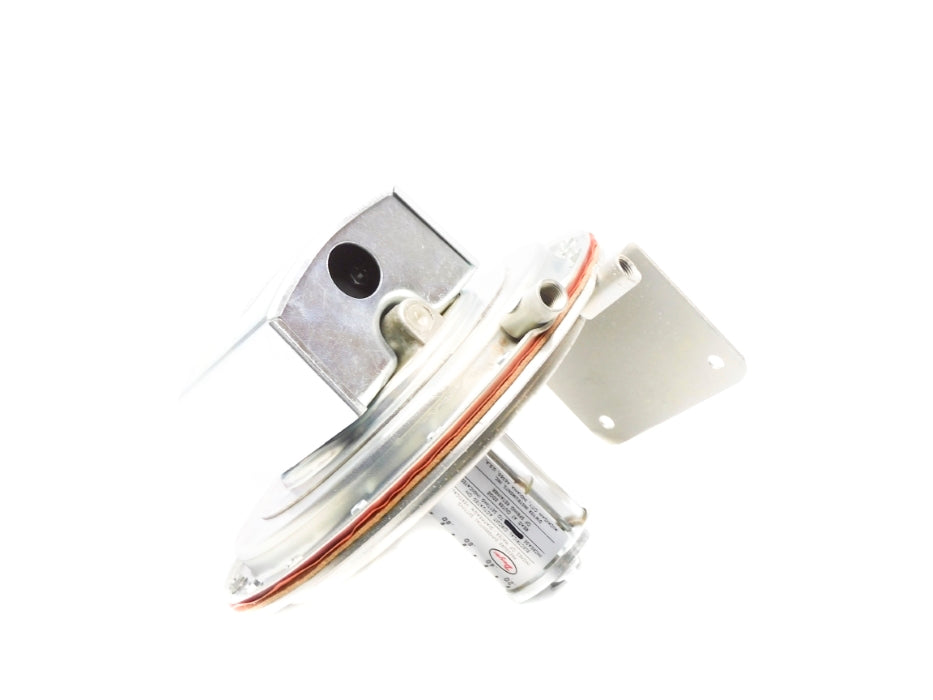 DWYER 1638-1 480VAC 15A 25PSI NSNP
