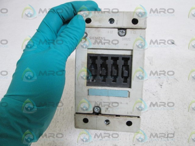 SIEMENS 3RT1044-1BB40 CONTACTOR 24VDC *USED*