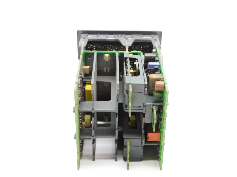 EUROTHERM 2704/VH/121/XX/D4/PV/XX/XX/XX/XX/A2/XX/ENG (NO COVER) UNMP