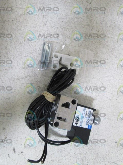 MAC SOLENOID VALVE 181B-594CABA *NEW IN BOX*