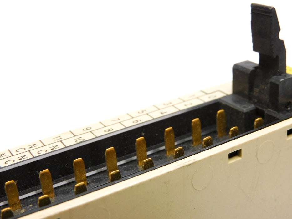 OMRON C200H-OD211 UNMP