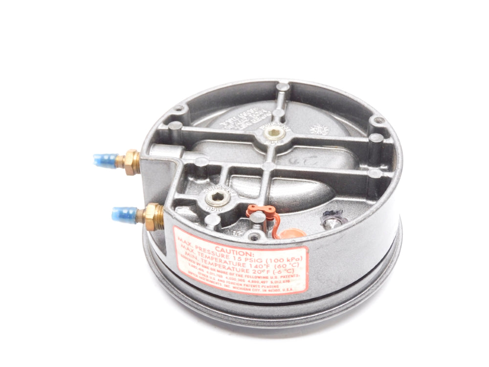 DWYER 2002C 0-2"H2O 15PSIG UNMP