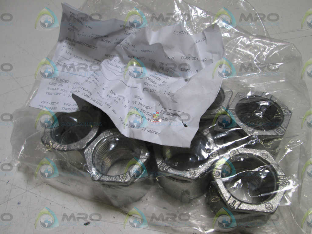 LOT OF 8 APPLETON 1 1/4" COUPLING CONDUIT EC 125 4-125 *NEW NO BOX*