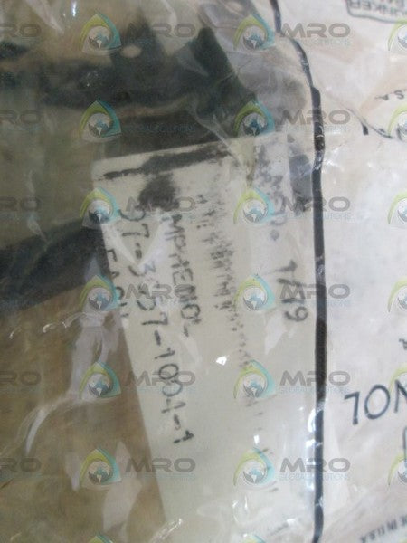 AMPHENOL 97-3057-1004-1 CONNECTOR * NEW IN FACTORY BAG *