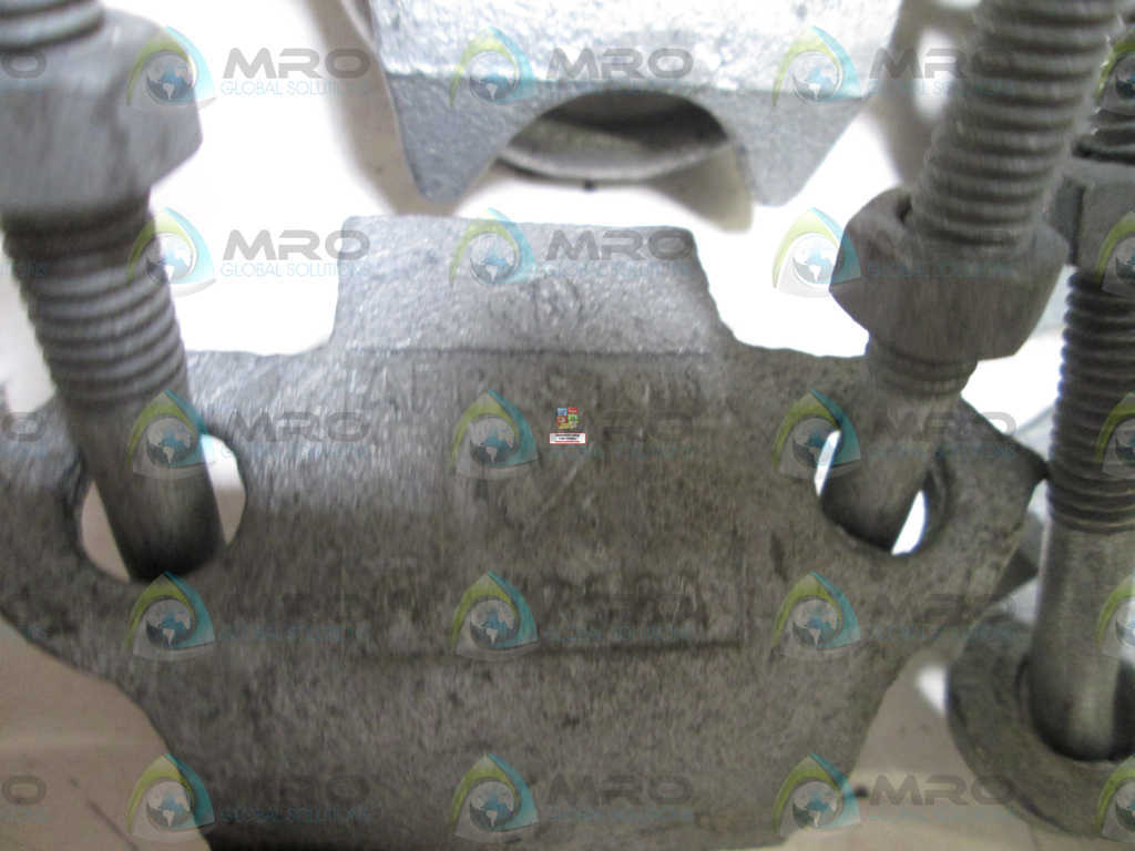 LOT OF 8 APPLETON 1 1/4" RIGHT ANGLE CORNER CLAMP PC125RA *NEW NO BOX*