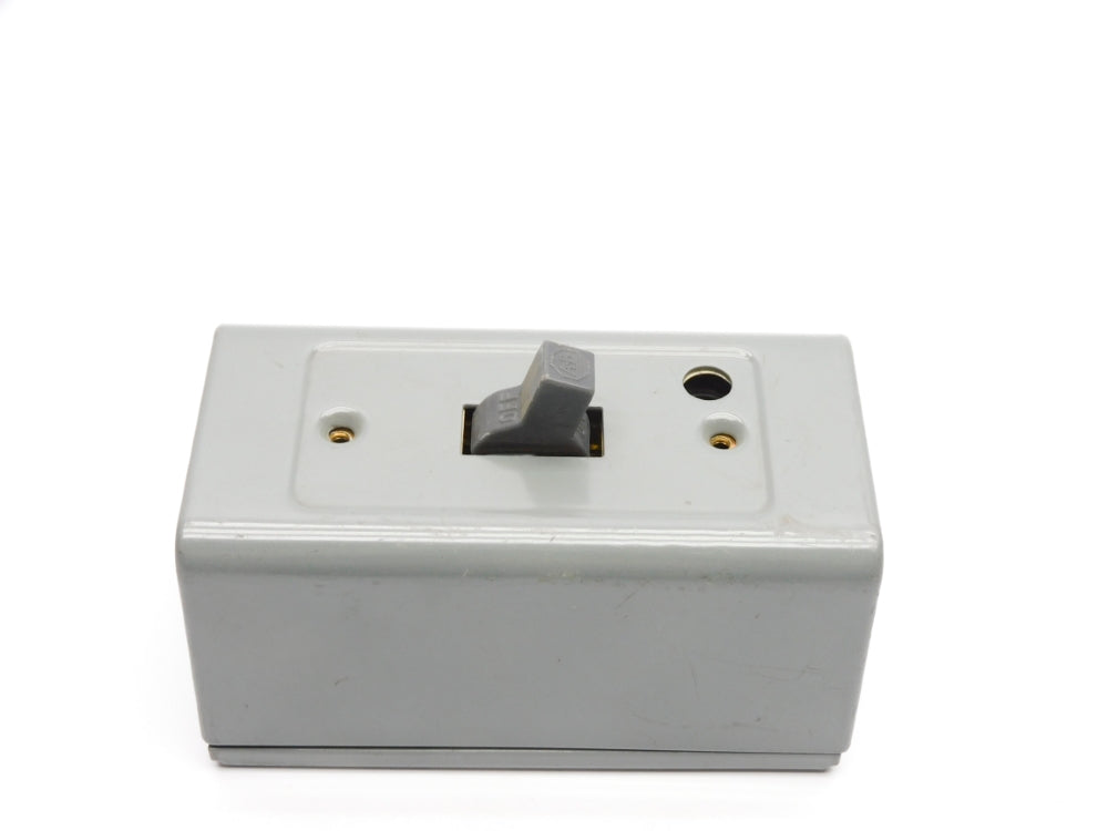 ALLEN BRADLEY 600-TAX4 SER. B 277V 15A NSNP