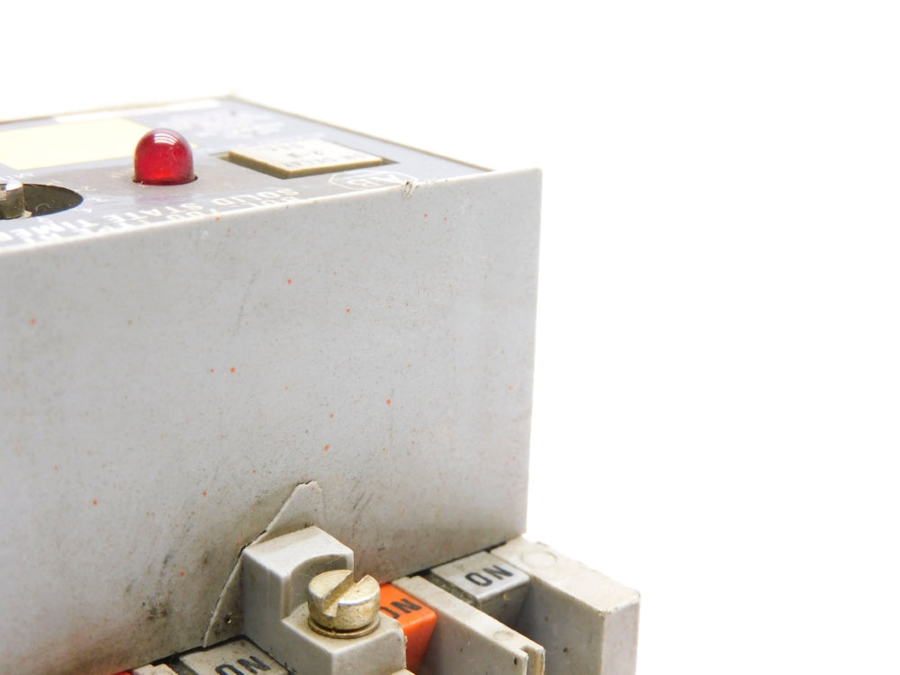 ALLEN BRADLEY 700-RT00W000A1 SER. A 600VAC .2-9SEC UNMP