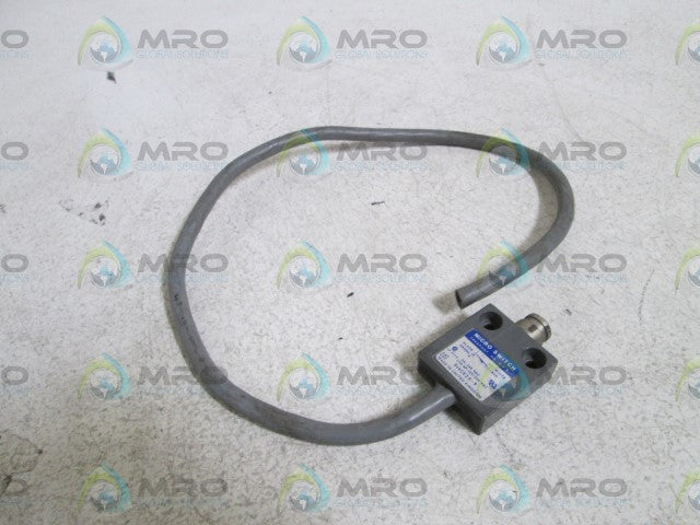 MICROSWITCH LIMIT SWITCH ACTUATOR 914CE20-9 *USED*