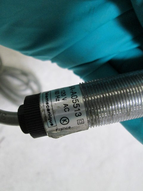 TELEMECANIQUE INDUCTIVE SENSOR XSA-A05513 *USED*