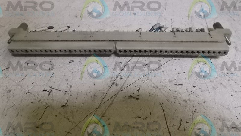 SIEMENS 400-33-7-10 CONNECTOR FRONT  UNMP