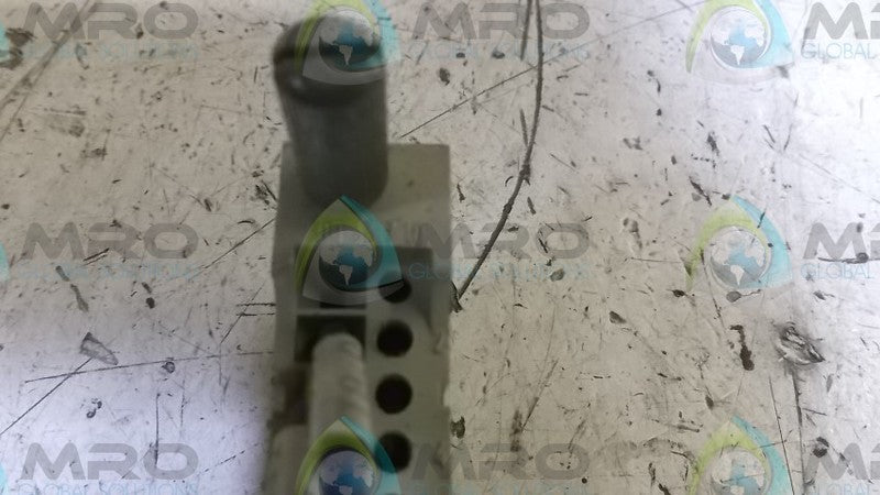 SIEMENS 400-33-7-10 CONNECTOR FRONT  UNMP