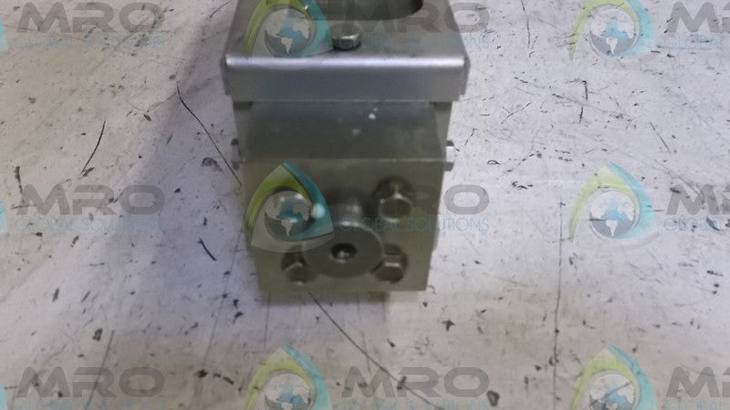 BROOKS 1110-01F1B1U FLOWMETER  UNMP