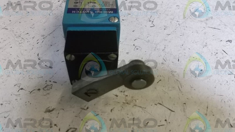 MICRO SWITCH LSB2B LIMIT SWITCH  UNMP