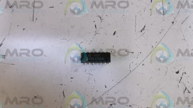 LOT OF 33 DM7408N INTERGRATED CIRCUIT *NEW NO BOX*