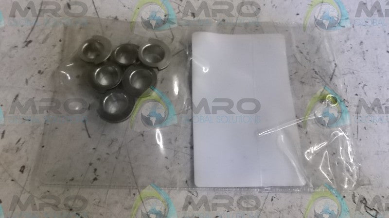 LOT OF 6 VELAN 8234-007B122 BUSHING *NEW NO BOX*