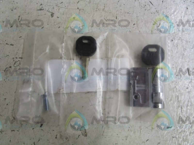 INDUSTRIAL MRO C4689-000 LOCK AND KEY * NEW IN FACTORY BAG *