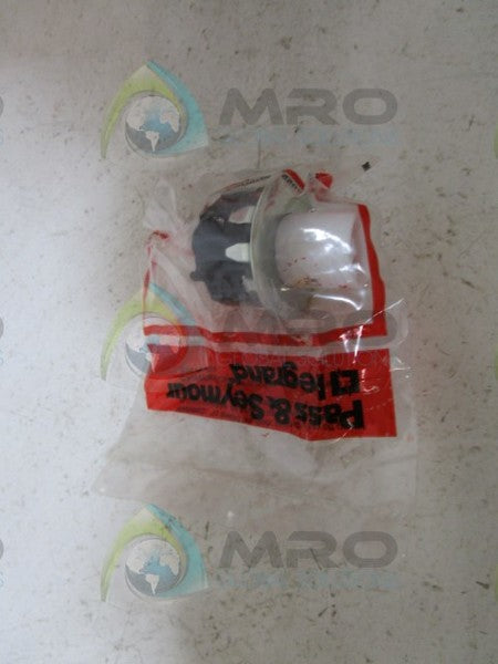 PASS & SEYMOUR ALF77502 LAMP HOLDER * NEW IN FACTORY BAG *