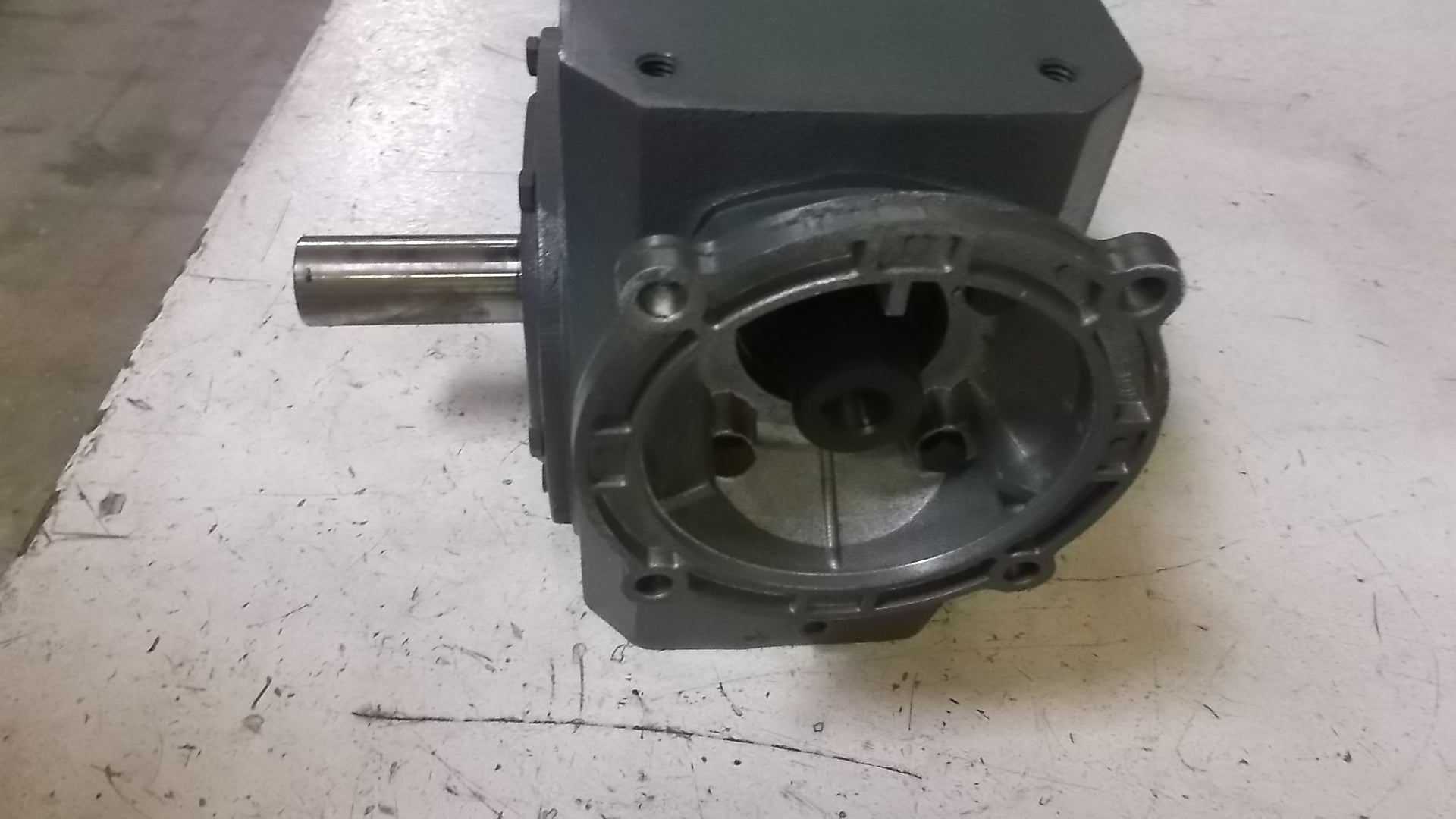 BOSTON GEAR F73230B5G GEAR REDUCER * NEW *