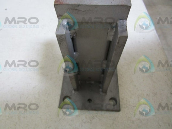 HONDA EGA 0361118-008 BRACKET * USED *