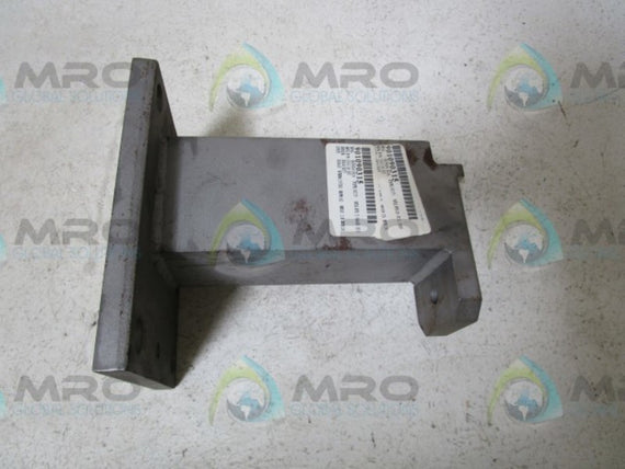 HONDA EGA 0361118-008 BRACKET * USED *