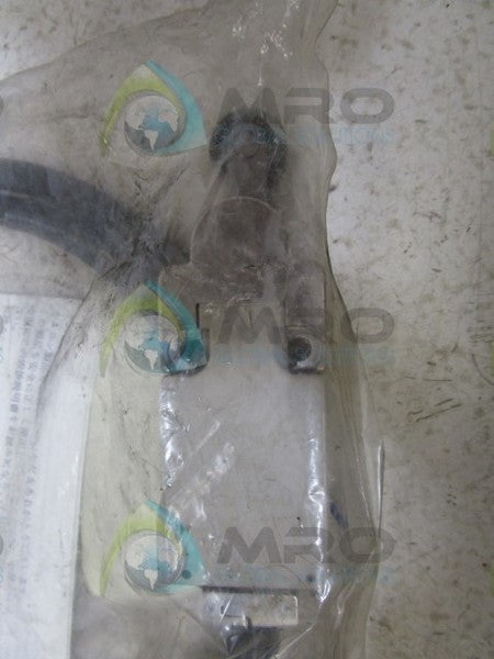OMRON D4F-220-1D LIMIT SWITCH * NEW IN FACTORY BAG *
