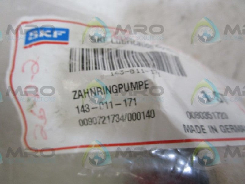 SKF 143-011-171 PUMP * NEW IN FACTORY BAG *