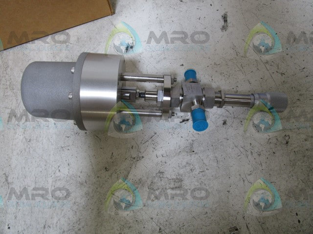 LOT OF 3 SWAGELOK SS-4BBMG-9471 VALVE *NEW IN BOX*