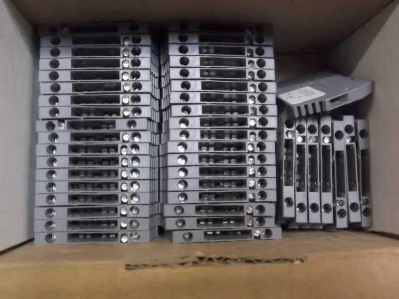 LOT OF 44 DIN EN 60947-7-3 TERMINAL BLOCKS *NEW IN BOX*