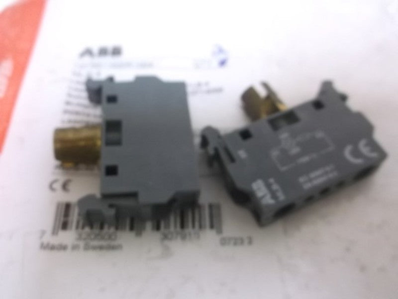 LOT OF 2 ABB MLB-4 LAMP BLOCK *NEW NO BOX*