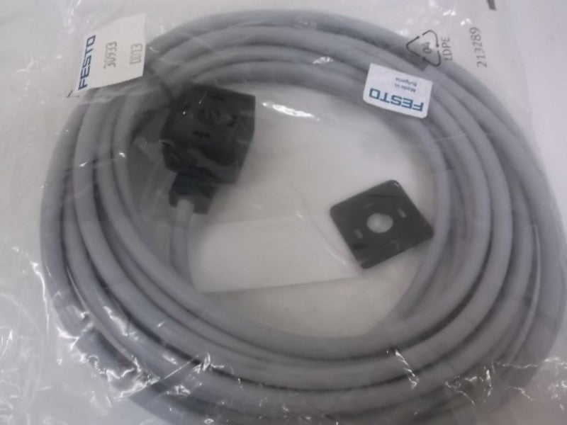 FESTO 30933 PLUG SOCKET W/CABLE * FACTORY BAG *