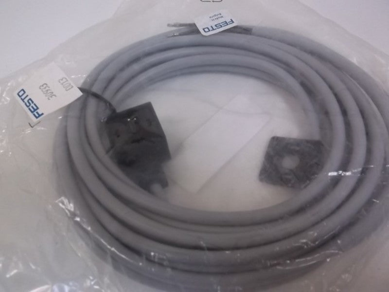 FESTO 30933 PLUG SOCKET W/CABLE * FACTORY BAG *