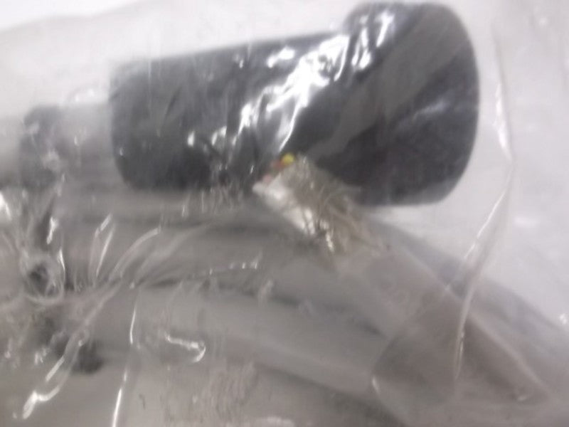 MTE 400754-3 MOLDED THREAD CONNECTOR * NEW IN A BAG *