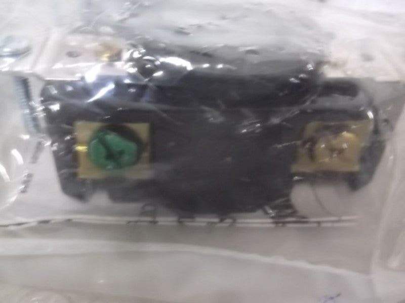 LOT OF 4 BRYANT 70520FR LOCKING RECEPTACLE *FACTORY BAG*