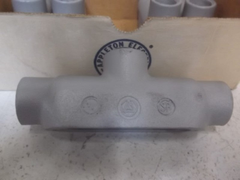 LOT OF 5 APPLETON TB75-A 3/4" FORM 8S ALUMINUM CONDUIT BODY *NEW IN BOX*