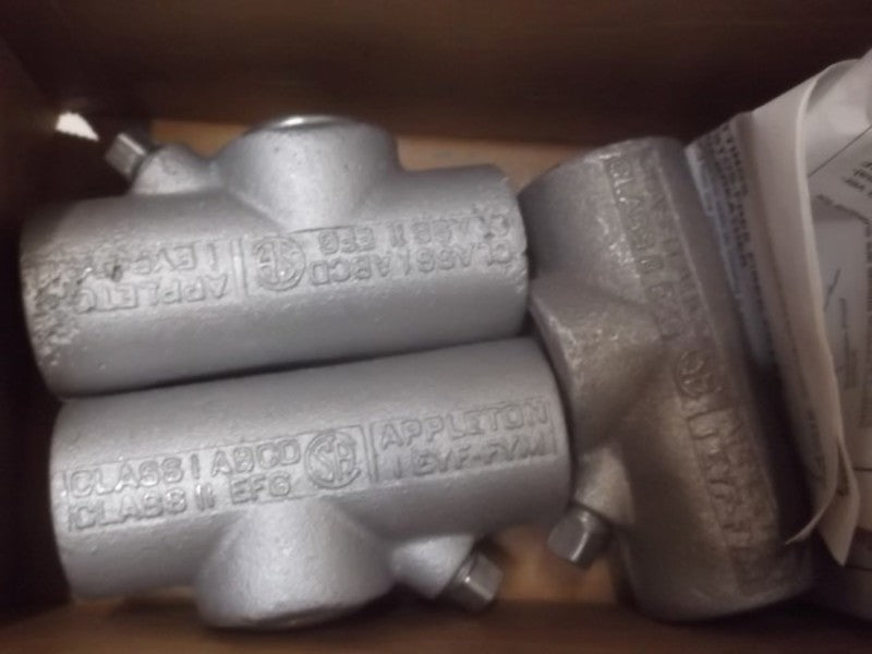 LOT OF 3 APPLETON EYF100-A ALUMINUM 1" SEALING FITTING *NEW IN BOX*