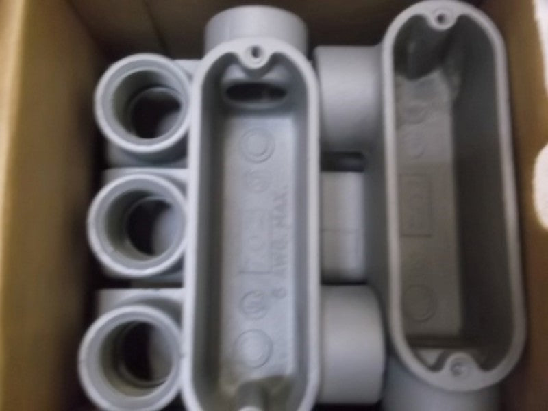 LOT OF 5 APPLETON LR75-A ALUMINUM 3/4" FORM 8S UNILETS *NEW IN BOX*
