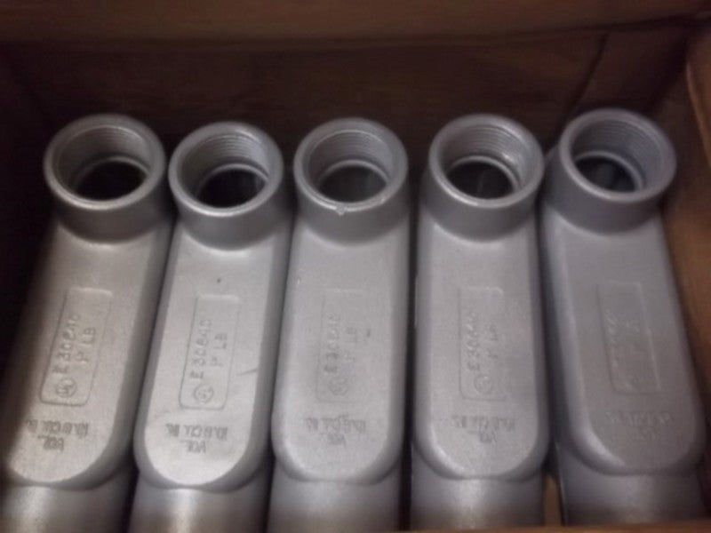LOT OF 5 L H DOTTIE LB100 ALUMINUM CONDUIT BODY 1" *NEW IN BOX*