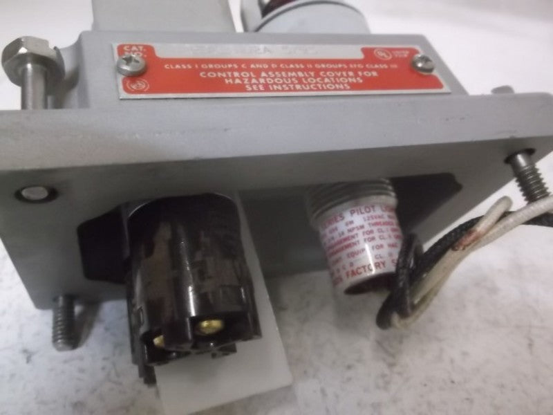 APPLETON EDKBJ1U2A SW COVER ASSEMBLY * NEW IN  A BOX *