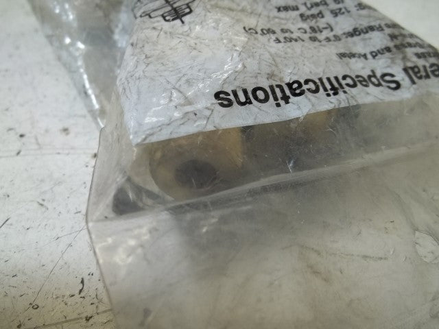 PARKER 032513838 3/8 RT ANG 3/8 TUBE * NEW IN A FACTORY BAG *