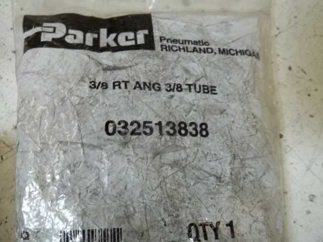PARKER 032513838 3/8 RT ANG 3/8 TUBE * NEW IN A FACTORY BAG *