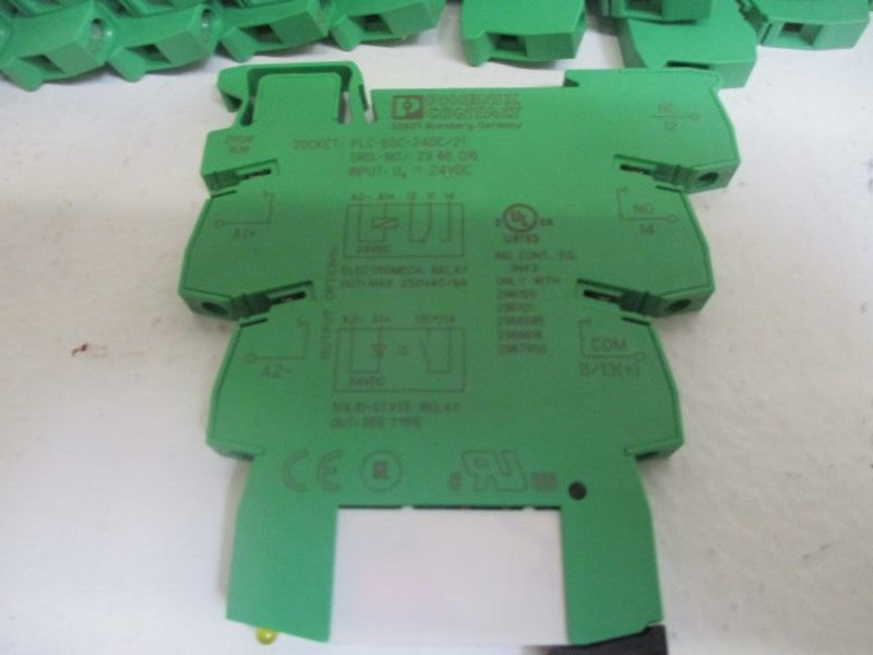 LOT OF 9 PHOENIX CONTACT PLC-RSC-24DC/21 TERMINAL BLOCK W/RELAY * NEW IN BOX *