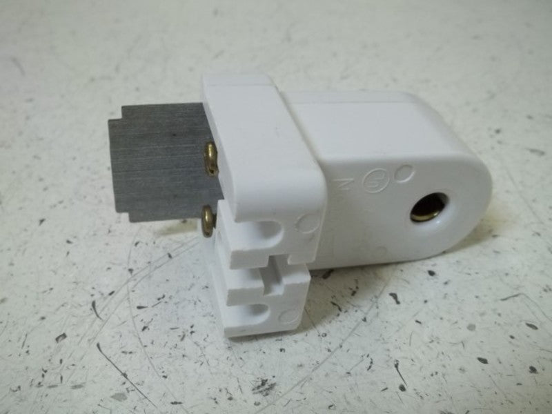 LOT OF 10 LEVITON 467 FLOURESCENT PEDESTAL LAMPHOLDER *NEW IN BOX*