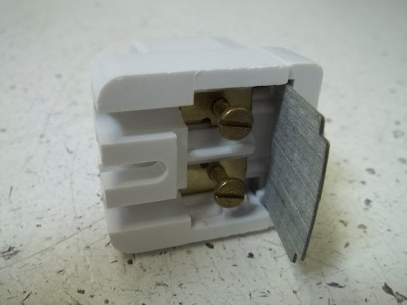 LOT OF 10 LEVITON 467 FLOURESCENT PEDESTAL LAMPHOLDER *NEW IN BOX*