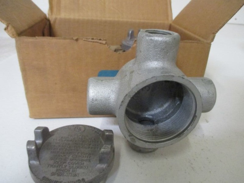 LOT OF 2 CROUSE-HINDS GUAX14 CONDUIT OUTLET BOX 1/2" *NEW IN BOX*