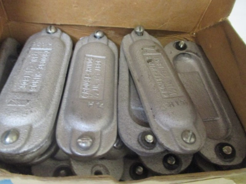 LOT OF 25 CROUSE-HINDS 180F COVER 1/2" *NEW IN BOX*