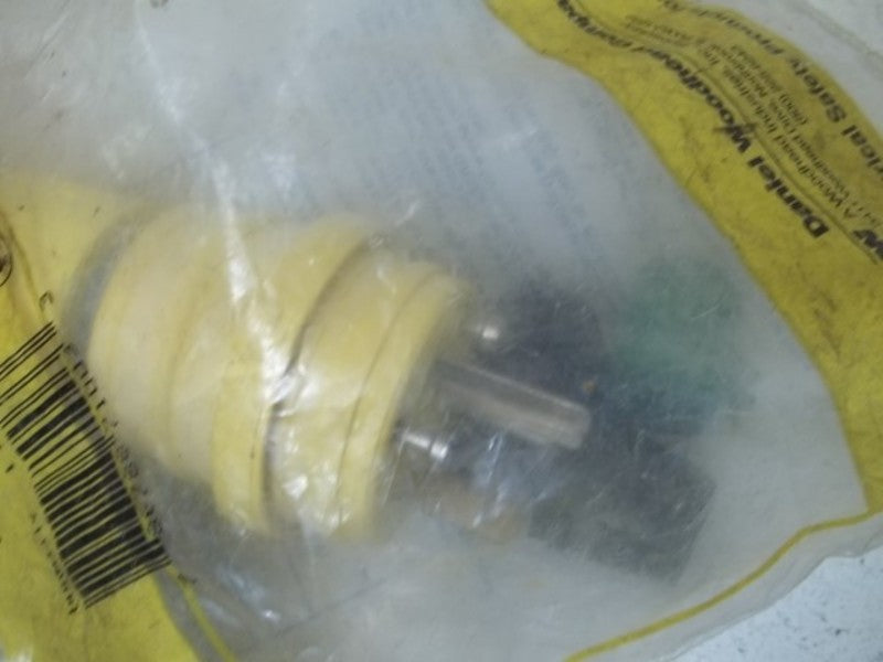 DANIEL WOODHEAD 14W49 PLUG-WATERTITE NEMA 6-15 15A 250V * NEW IN A FACTORY BAG *