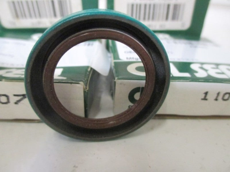 LOT OF 4 CR 11071 OIL SEAL *NEW IN BOX*