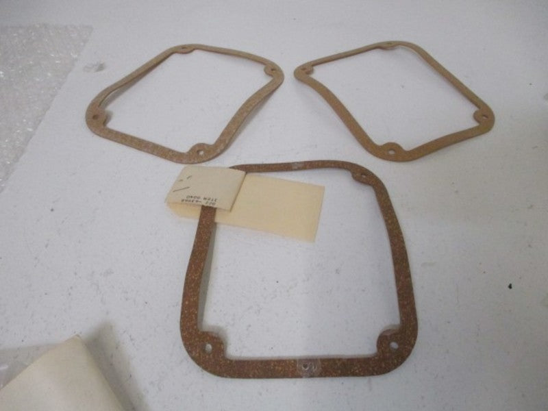 LOT OF 3 FISHER 1H853804042 GASKET COVER *NEW NO BOX*